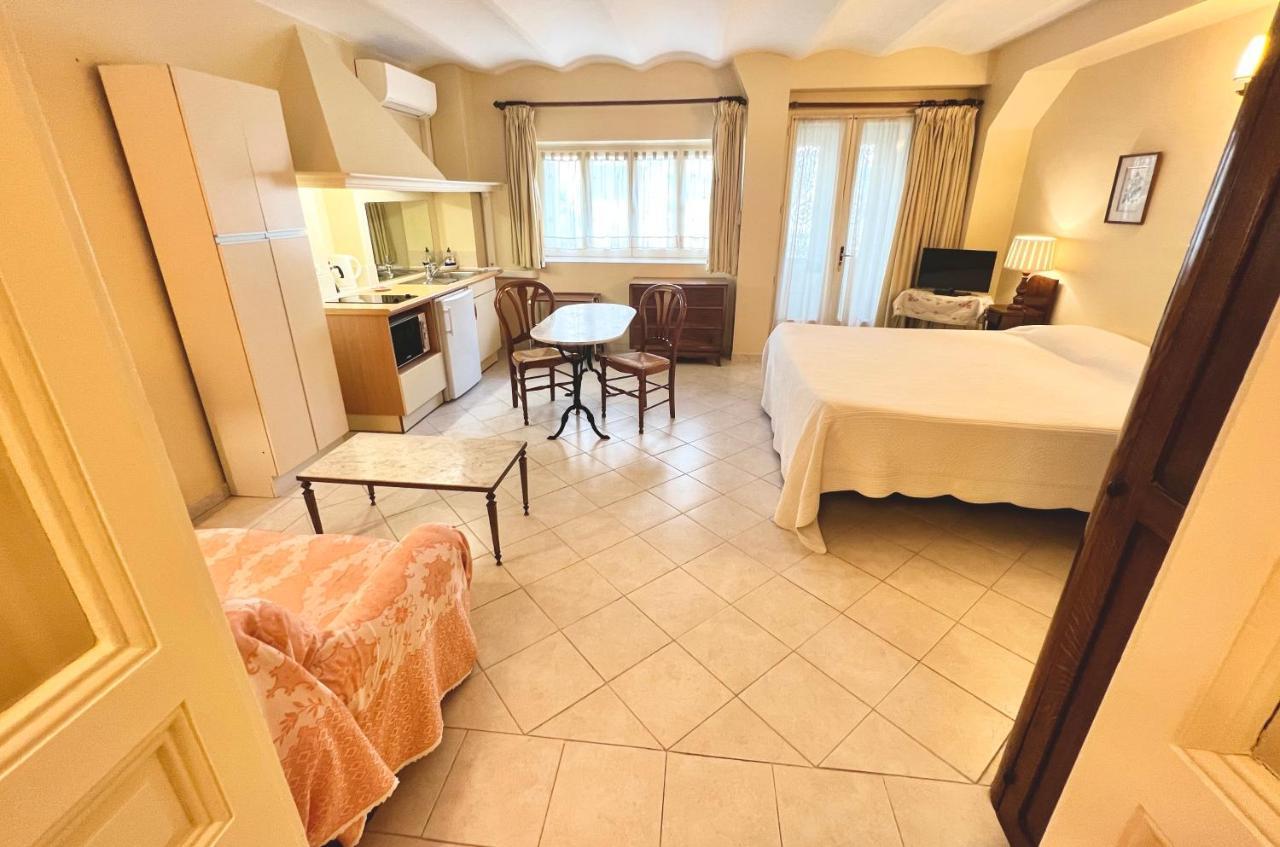 Résidence La Villa Léonie Niza Exterior foto