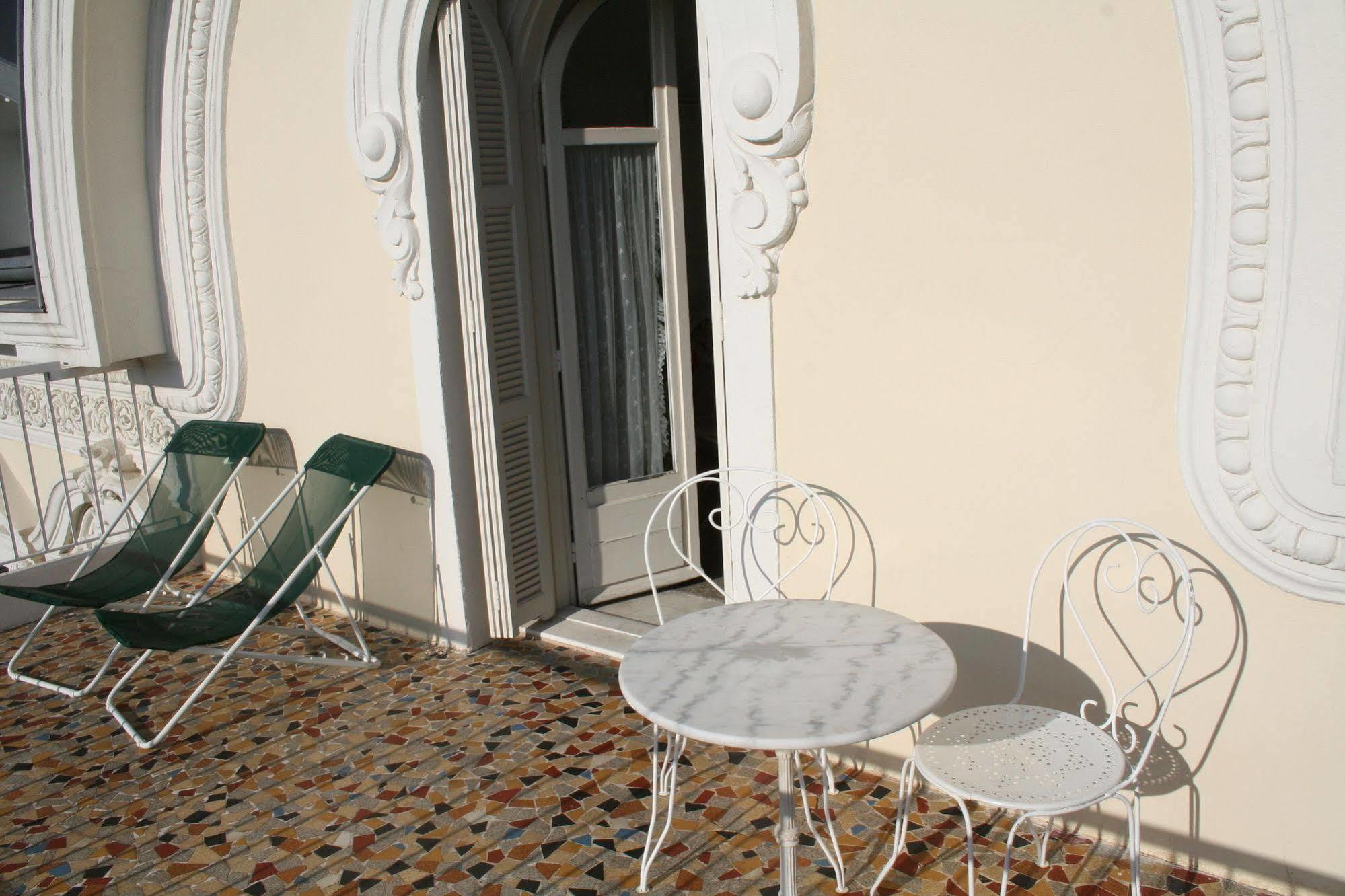 Résidence La Villa Léonie Niza Exterior foto