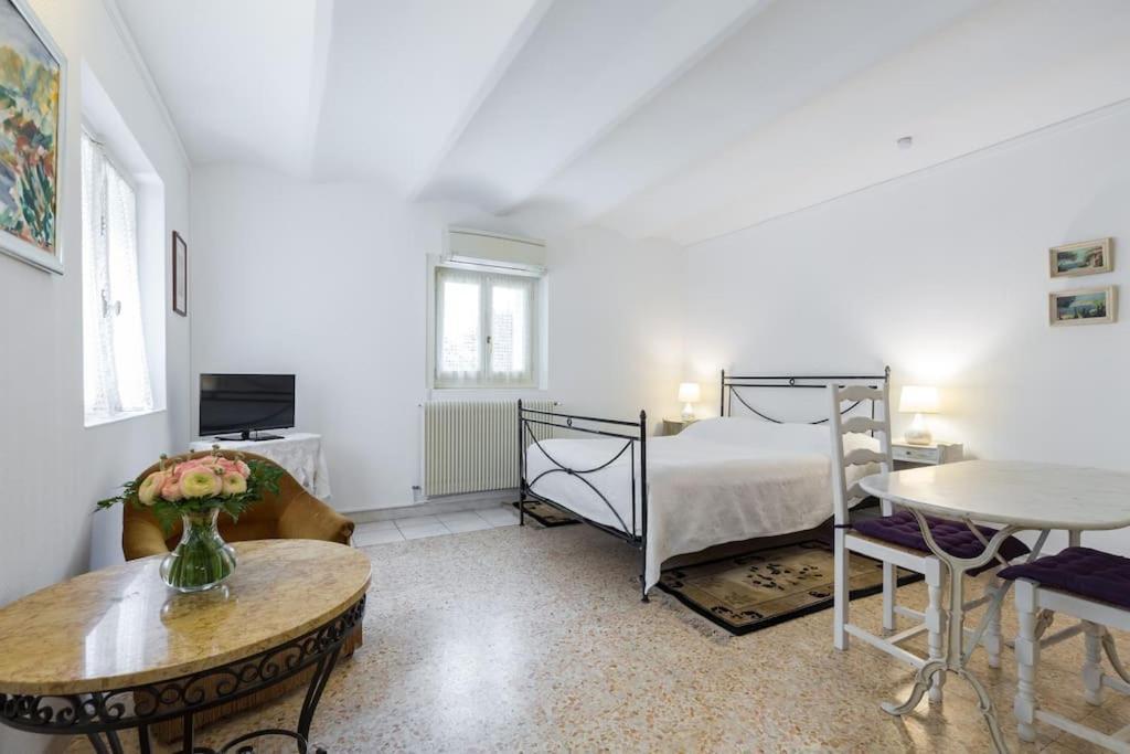 Résidence La Villa Léonie Niza Exterior foto